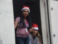 /album/galeria-de-fotos/entrega-cestas-basicas-na-comun-da-treze-h-maria-dez-2012-055-jpg/